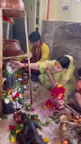 भगवान शिव की उपासना को समर्पित पवित्र श्रावण मास के 'प्रथम सोमवार' की सभी शिवभक्तों को हार्दिक शुभकामनाएं।

#harharmahadev #omnamahshivaya #bagheswarbalaji #BagheshwarDham #bagheswardhamsarkar