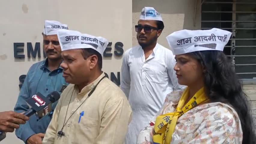 शिवराज जी का कहना, नौकरी चाहिए तो भाजपा विधायक के कॉलेज में ही परीक्षा केंद्र रहना #पटवारी_भर्ती_घोटाला