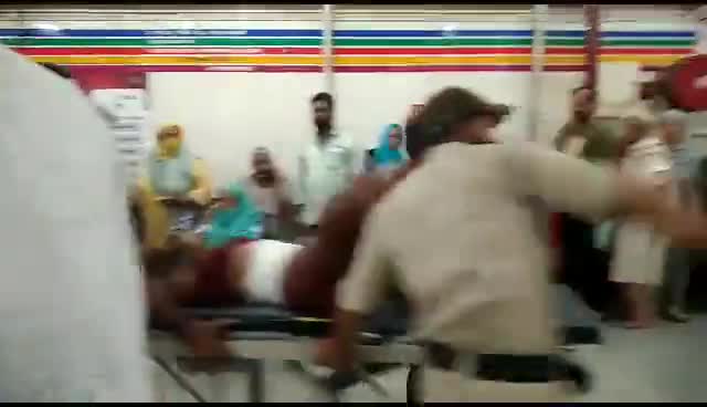 #Militants fired fired upon three outside labourers in #Shopian. Injured persons are Anmol Kumar, Pintu Kumar Thakur and Heralal Yadav, all residents of Distt Supaul, Bihar,being shifted to hospital.
Cordon being launched.