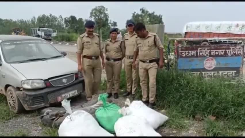 किच्छा :- #पुलभट्टा पुलिस ने #अल्टो #कार से भारी मात्रा में #अवैध कच्ची #शराब बरामद की। #किच्छा #पुलिस #realzeeshan