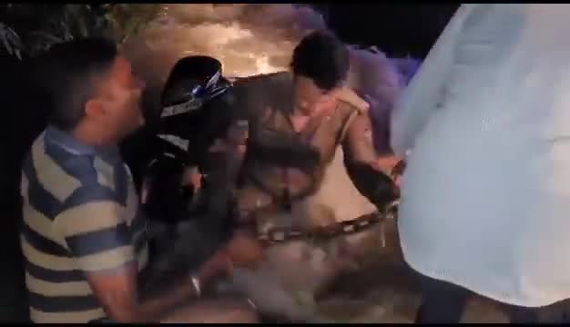 लक्सर के गर्ग कॉलेज के पास कावडये की बाइक पानी में बही पुलिस ने निकाली #haridwarpolice #kavadyatara #sspharidwar
