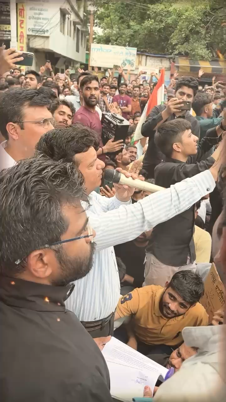 व्यापम से चलते चलते भूख पटवारियों तक आ गयी। ये सियासती बेशर्मियाँ छात्रों का भविष्य खा गयी।#vyapam #mppatwari #vyapamexam #patwariscam #student