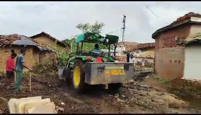 ग्राम पंचायत बासीन में जनकल्याण संगठन के द्वारा आज साफ सफाई किया गया  जिसमे आने जाने में होती थी समस्या