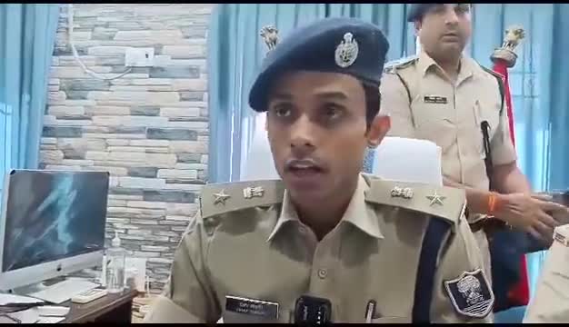 समस्तीपुर: #हसनपुर में  #युवक को गला रेत कर हत्या उसकी ही पत्नी ने अपने प्रेमी से मिलकर कराया हत्या पुलिस ने किया गिरफ्तार देखिए