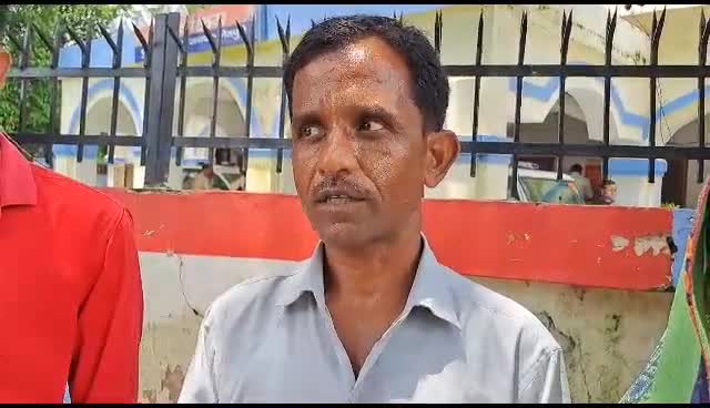 #मैनपुरी ब्रेकिंग 
#किशनी थाना क्षेत्र के सामान कटरा रामनगर के पास दबंगों ने क्रूरता की हदें की पार
 पीड़ित ने लगाई श्री #योगीआदिनाथ जी से गुहार व वरिष्ठ अधिकारियों से अब देखते हैं अब देखते हैं पीड़िता को इन दबंगों के आगे कब तक मिलेगा न्याय