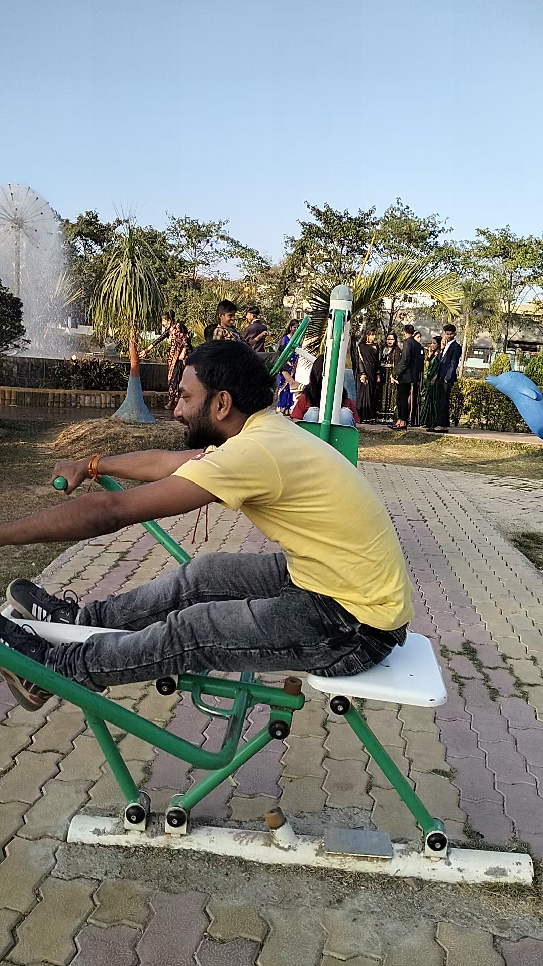प्रयास करते हुए ।,,,,,,,,,,,,,,,,,,,,,,,,,