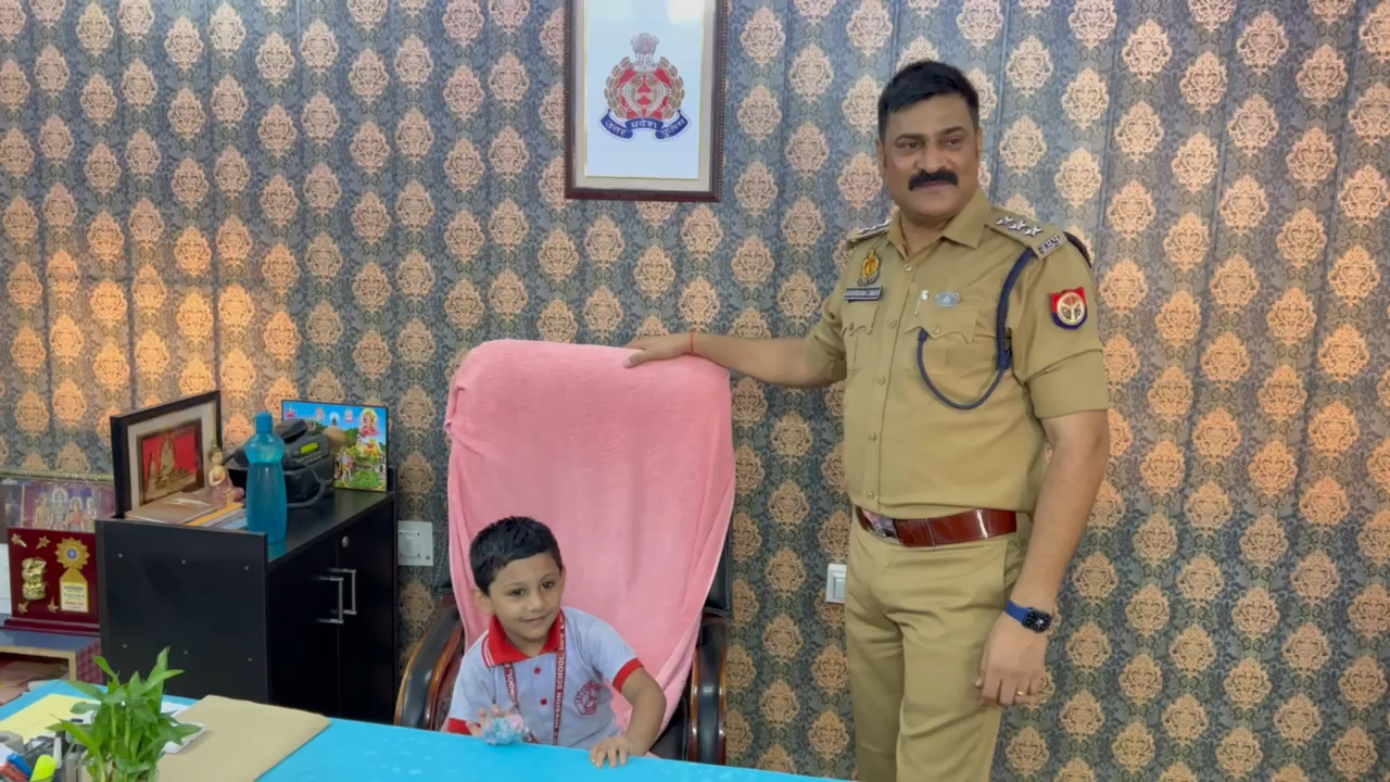 नन्हा बच्चा क्या जाने क़िस्सा कुर्सी का मन में आया बैठ गया फिर मैंने पूँछ भाई क्या बनोगे आगे ख़ुद सुन लें #anirudhasingh