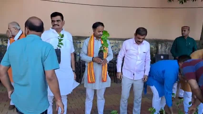 महादेवा शासकीय स्कूल में हुआ वृक्षारोपण#वृक्षारोपण