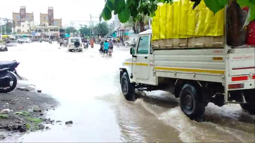 गुजरात के शहर भावनगर में बारिश का कहर #publicnewstv.in  #gujrat #news18india  #news18gujarati #krishna_kumar