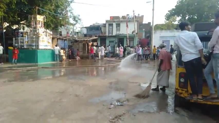 भिण्ड मोहर्रम के त्योहार को ध्यान में रख कर
ताजिया चौक माधो गंज हाट की कराई गई साफ सफाई
#ताजिए
#मोहर्रम