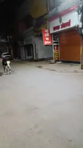 मुख्यमंत्री भूपेश बघेल और कांग्रेस की सरकार का ये अंबिकापुर  मुख्य मार्ग #सदर_रोड का गौठान है.
नरवा,गरुवा बाड़ी है

#फिर_इस_बार_भाजपा_सरकार