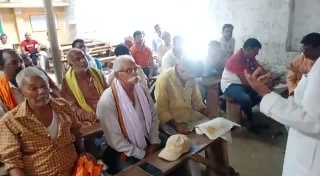 आज #देसरी प्रखंड #भाजपा की बैठक जहांगीरपुर शाम पंचायत में डॉ जितेंद्र वर्मा जी के निजी स्कूल पर रखी गई इस बैठक अध्यक्षता ठाकुर अखिलेश सिंह जी ने किया बैठक में सैकड़ो भाजपा पदाधिकारी कार्यकर्ता  शामिल देखे पप्पू कुमार साह की रिपोर्ट..