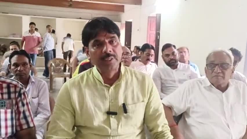 प्रधानमंत्री नरेंद्र मोदी के सीकर आगमन को लेकर प्रेस वार्ता

#nawalgarh #bjp #nawalgarhnews
