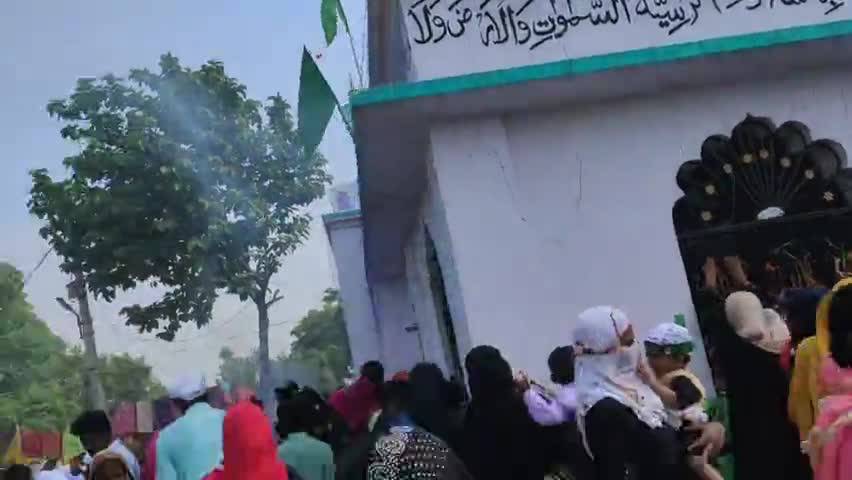 हथुआ के बगल में मीरगंज के बगल में माधव लाल बाबा के पास सप्तमी मेला लगा हुवा है