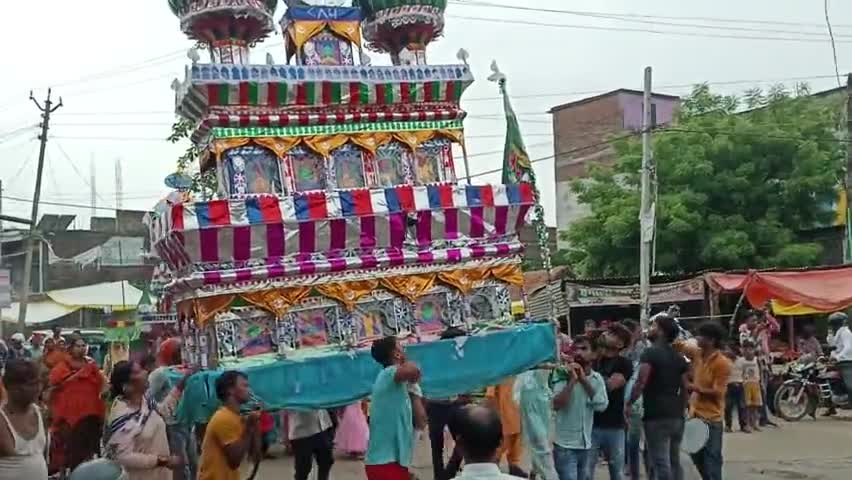 #महराजगंज ठूठीबारी में निकाला ताजिया जुलूस ।