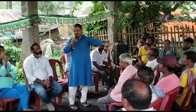 चौकीदार अपराधियों को भागने नहीं देता है और अगर भाग अपराधी भाग गया तो समझ लो कि चौकीदार रिश्वत ले लिया होगा।
#कटिहारनगरअंबेडकरपरिचर्चा #लालूप्रसादयादव #तेजस्वीयादव #राजद –समरेंद्र कुणाल प्रदेश महासचिव राजद बिहार।