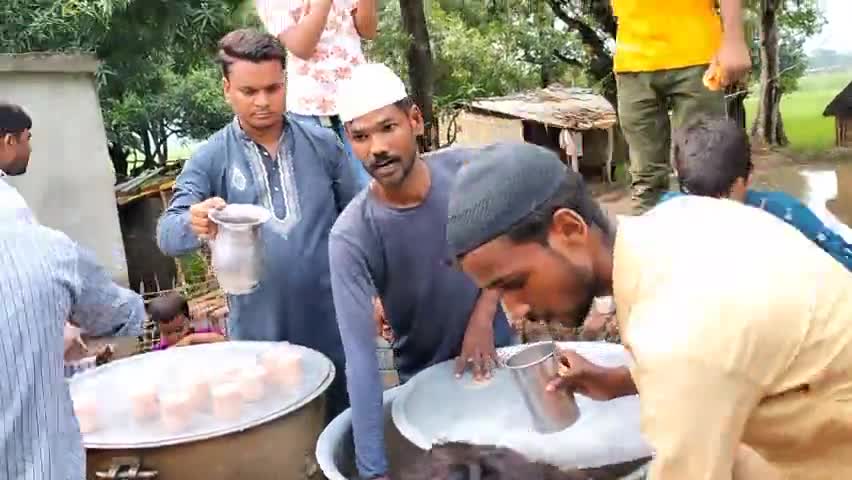 हजरत इमाम ए हसन हुसैन कि याद में मोहर्रम के पाक मौके पर पानी व छबील पिलाई गई जिसमें सभी भाइयों का बहुत सहयोग रहा 🙏