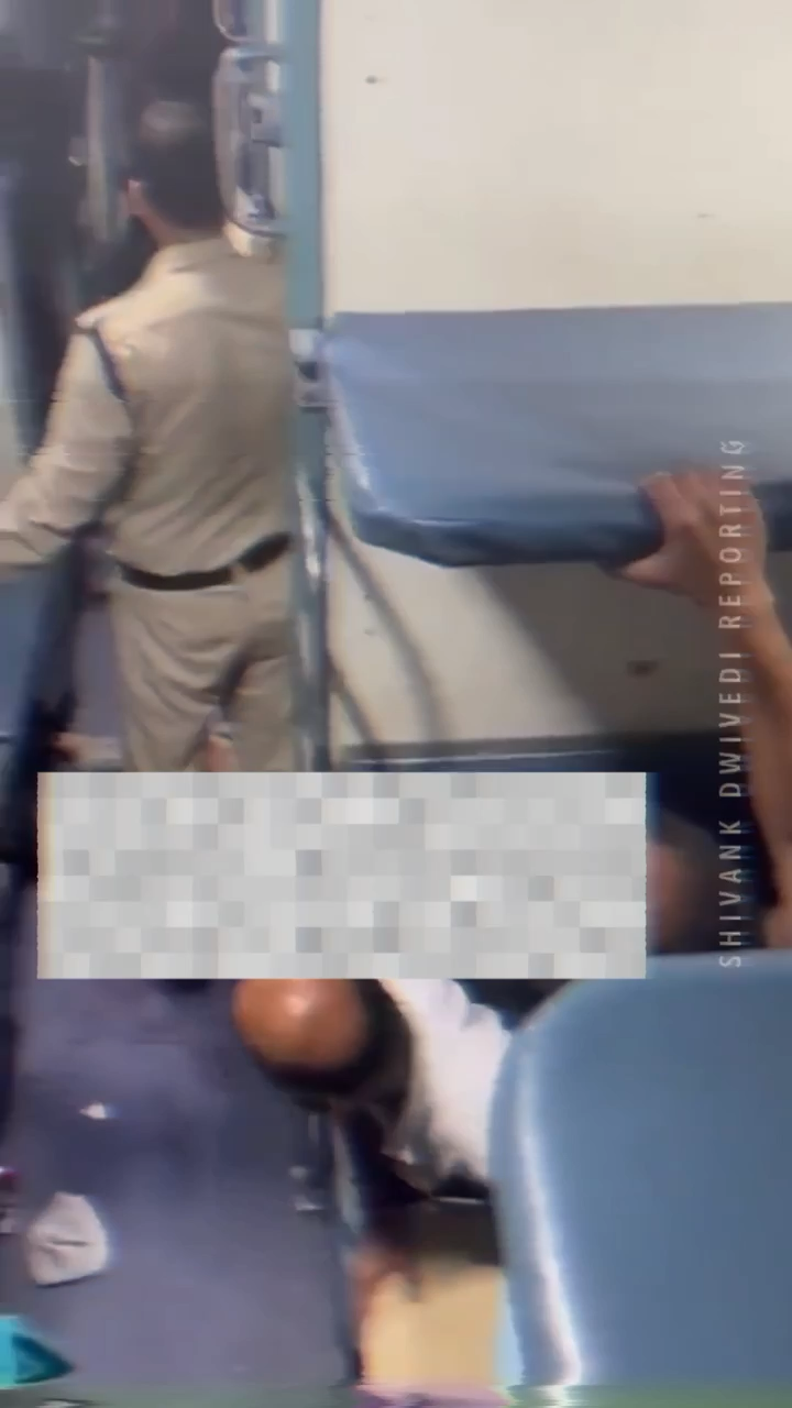 #भारत_में_हिंसा: RPF कॉन्स्टेबल ने ट्रेन में 4 लोगों की हत्या कर दी, वोट देने की अपील के बाद #मोदी_योगी को वोट देने की दी धमकी। #राष्ट्रीय_सुरक्षा_फोर्स #हिंदुस्तान #विरोध_और_हिंसा