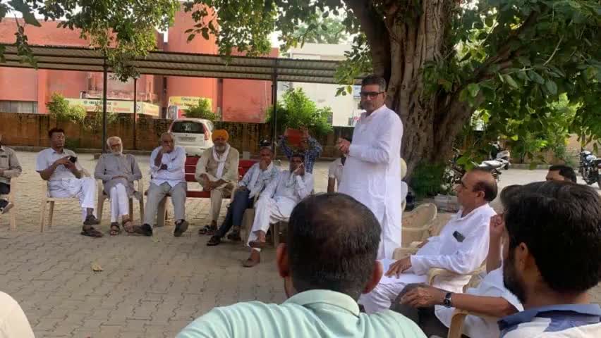 #हरियाणा के #नूह में जो #दुर्भाग्यपूर्ण घटना हुई उस संदर्भ में शांति सद्भावना कमेटी #फतेहाबाद की बैठक हुई | इस बैठक में कल शुक्रवार 12:00 बजे #उपायुक्त महोदय को ज्ञापन सौंपने 

#fatehabad #haryana #india