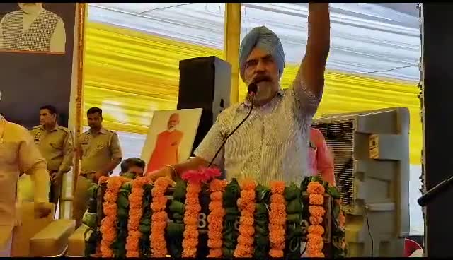 #भारत_माता_की_जय से जिन्हें दिक्कत थी वो 1947 में पाकिस्तान चले गए, आज दानिश अली जैसे को संसद में बैठने का हक नहीं ।