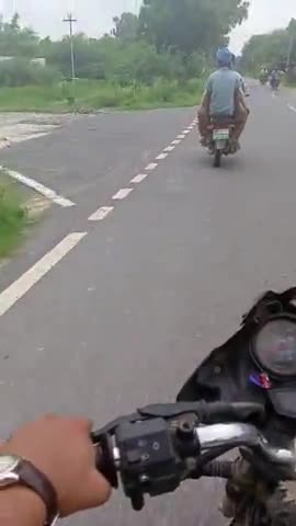 कानपुर देहात  में नंबर प्लेट पर राजनीतिक पार्टी का सिंबल जो की गैर कानूनी अपराध है
#kanpurdehat 
#rto 
#upcmo