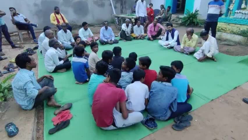 #पीढ़ी रोजगार गारंटी में काम किया पैसा भुगतान व धान खरीदी केन्द्र खोलने, स्कूल में शिक्षक का विशेष मांग : विधायक प्रत्याशी अशवन्त तुषार साहू

*पीढ़ी में जनसंपर्क कर समस्याओं को सुनकर निराकरण का प्रयास :