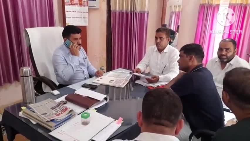 झिंझाना संपूर्ण समाधान दिवस  के रूप में मनाया एसडीएम विजय शंकर मिश्रा की अध्यक्षता थाना प्रभारी वीरेंद्र कसाना ने सुनी