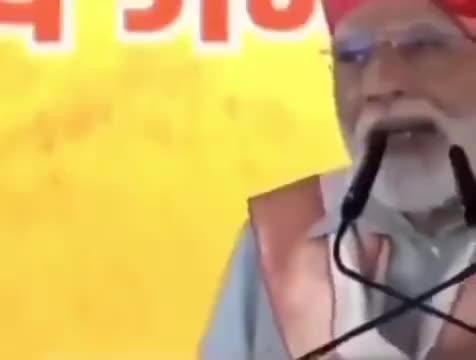 Smriti Zubin Irani  जी, जरा अपने #प्रधानमंत्री Narendra Modi  जी को देख लो कैसे कैसे अपना हाव भाव दिखाते हैँ, और #मणिपुर