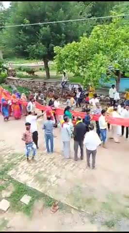 चंदेरी: #जय_माता_दी अपने ग्राम बिक्रमपुर में चुनरी यात्रा का सम्मान किया !!