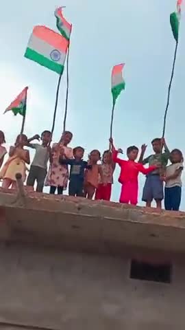 जिनके खून में देशभक्ति होती है उनको समझने की जरुरत नहीं होती #deshbhaktishayri #देशभक्ति #भारत_माता_की_जय