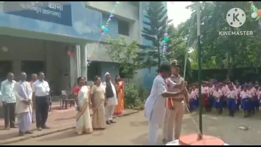 कुमारडुंगी: कुमारडुँगी प्रखंड कार्यालय, थाना व अन्य जगहों पर धूमधाम से मनाया गया स्वतंत्रता दिवस