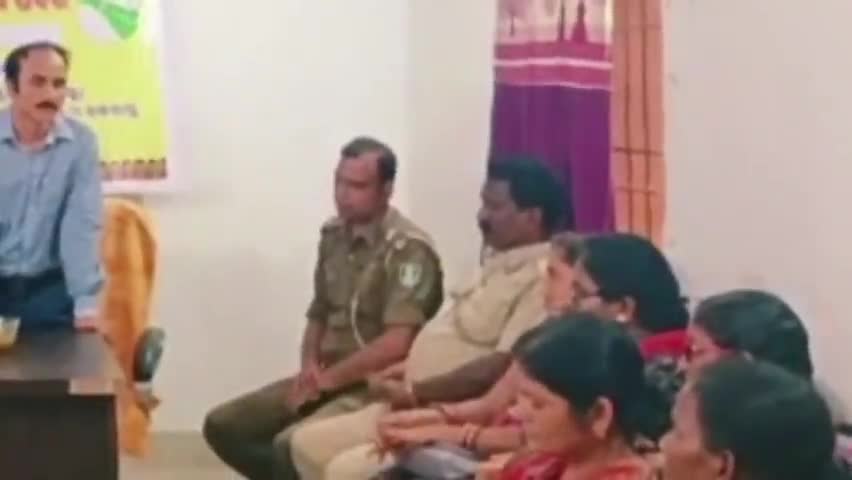 ଜୁଜୁମୁରା: ପଡିଆବାହାଲ ବନାଞ୍ଚଳ ଓଏଫଏସଡିଏଫ ସଭାଗୃହରେ ବନ ବିଭାଗ ପକ୍ଷରୁ ମୂଲ୍ୟଯୁକ୍ତ ଉତ୍ପାଦନ ଉପରେ ଦକ୍ଷତା ବୃଦ୍ଧି ତାଲିମ ଶିବିର ଅନୁଷ୍ଠିତ