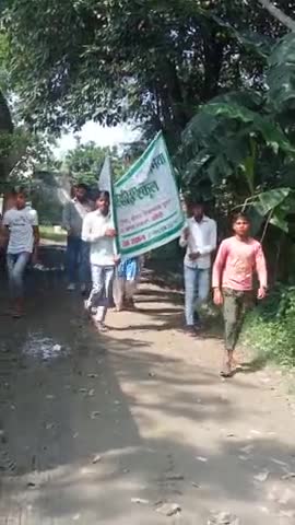 झ्मपुरवा से स्कूली बच्चों वा सिच्छको द्वारा निकाली गई रैली 15 अगस्त वा जय हिन्द के नारे लगाए गए #khrgone #nakha