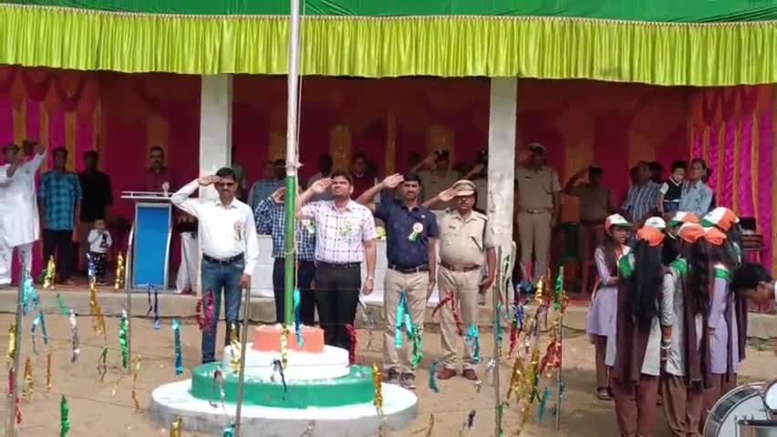 ସୁବଳୟା: ସ୍ଥାନୀୟ ଖେଳ ପଡ଼ିଆରେ ୭୭ତମ ସ୍ବାଧୀନତା ଦିବସ ପାଳନ, ଯୋଗ ଦେଲେ ଅତିରିକ୍ତ ତହସିଲଦାର