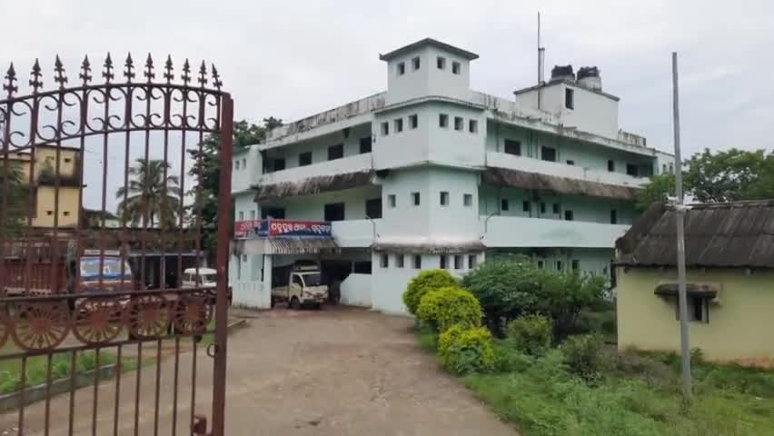 ପଦ୍ମପୁର: ବେଆଇନ ଗଞ୍ଜେଇ ଚୋରା ଚାଲାଣ ବେଳେ ପଦ୍ମପୁର ପୋଲିସର କେନ୍ଦୁଗୁଡ଼ା ଫାଣ୍ଡି ନିକଟରେ ଚଢାଉ; ବାଇକ ସହ ୧୦ କେଜି ଗଞ୍ଜେଇ ଜବତ, ୨ ଜଣ ଗିରଫ
