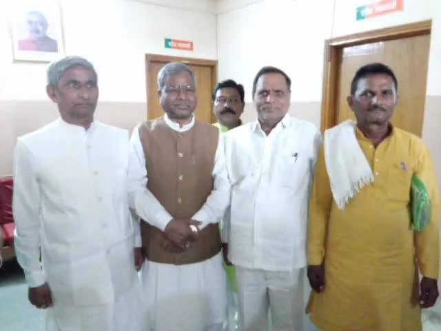उंटारी रोड: झारखंड प्रदेश के भाजपा के प्रदेश अध्यक्ष से मिले उंटारी के कई भाजपा नेता