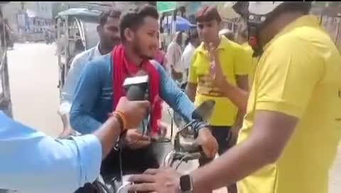 लेट ही सही लेकिन प्यारी सी मुस्कान लेकर घर जाये🙏
आप सभी से आग्रह है की जब बाइक चलाये तो 
#हेलमेट ज़रूर पहने 
हेलमेट पहनने के समय उसका लॉक अवश्य लगाये 
#roadsafetyawareness
