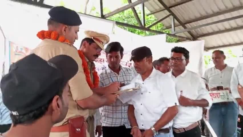 डिंडौरी: मनरेगा मेटसंंघके आंदोलन नीलमपार्क भोपाल में संपन्न सीएम के पीए एवंपुलिस अधीक्षक के माध्यम से धरना स्थल पर लिया #ज्ञापन
