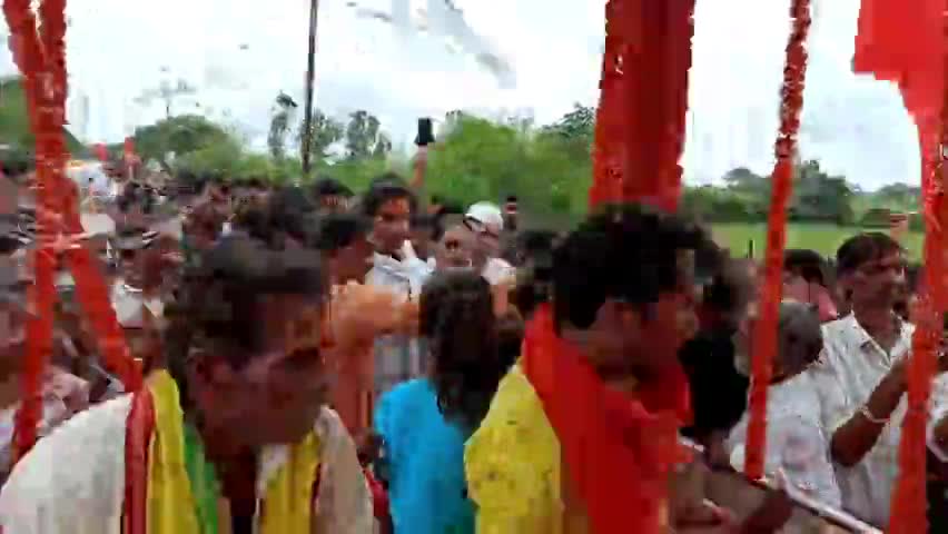 कल संनकादिक आश्रम आरोन से सिरोंज स्थित महादेव नगरी देवपुर धाम तक निकाली गयी कावड़ यात्रा में सम्मिलित होने का सौभाग्य प्राप्त हुआ।
#jaishreemahakal
#kavadyatra