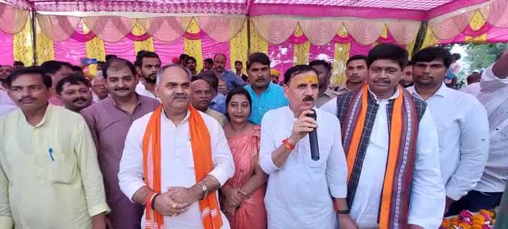 #कौशाम्बी संसदीय क्षेत्र के विधानसभा #बाबागंज के ग्राम पंचायत नरियावा, गजाधरपुर में आयोजित लंबी कूद प्रतियोगिता कार्यक्रम में सम्मिलित होकर युवा खिलाड़ियों का उत्साहवर्धन किया एवं इस प्रतियोगिता के आयोजको को सफल आयोजन हेतु प्रोत्साहित किया।