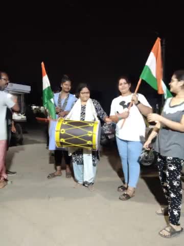 चंद्रयान 3 की सफल  लैंडिंग की खुशी में कॉलोनी में उत्सव मनाया और बाइक रैली निकाली।
#Chandrayaan3