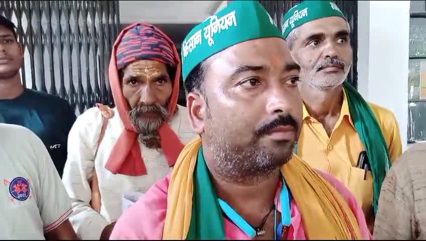 #ggic_charkhari 
चरखारी: बालिका इण्टर कॉलेज प्रशासन के भ्रष्टाचार व अनियमिताओ के खिलाफ #sdm साहब चरखारी के माध्यम डीएम साहब महोबा को ज्ञापन भारतीय हलधर किसान यूनियन महोबा द्वारा #एबीवीपी के समर्थन में ज्ञापन दिया