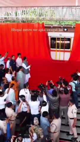 Dummy boggy of Bhopal metro inaugurated by #chouhanshivrajsingh
#cmmp 
#bhopal