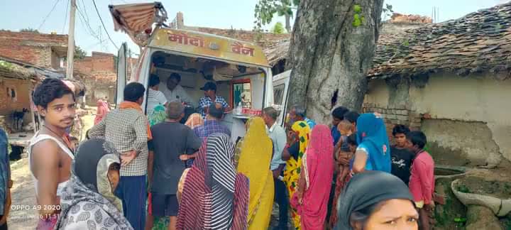 #कौशाम्बी संसदीय क्षेत्र के विधानसभा #मंझनपुर स्थित अतरसुइया वार्ड में नगर वार्डवासियों के स्वास्थ्य लाभ हेतु मेरे द्वारा चलाए जा रहे आधुनिक मेडिकल जाँच उपकरण एवं मेडिकल टीम से लैस 'मोदी वैन' में बड़ी संख्या में वरिष्ठ नागरिकों, महिलाओं एवं