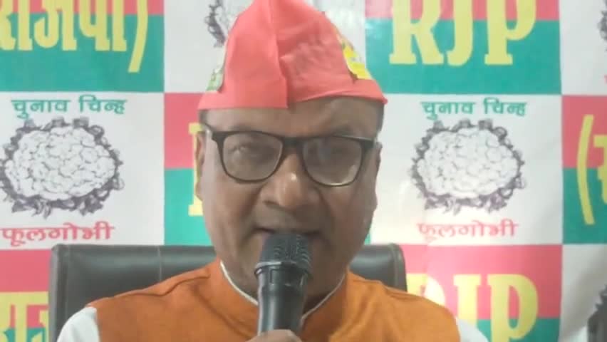 ब्रदर ऑफ मल्लाह #उपेंद्र साहनी# ने #कहा कि बिहार सरकार का कहना है की बिहार में सुशासन के साथ न्याय संगत हमारी सरकार चलती है लेकिन बिहार में इसका उल्टा हो रहा है।