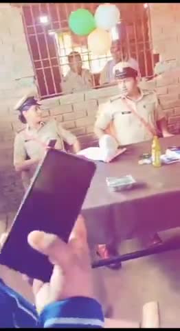 जजुआर थाना कैम्प नगवारा पर थाना प्रभारी रमन राज साथ में एसआई संदीप कुमार एवं नेहा कुमारी 

#shamimnagwara 
#शमीम_नगवारा