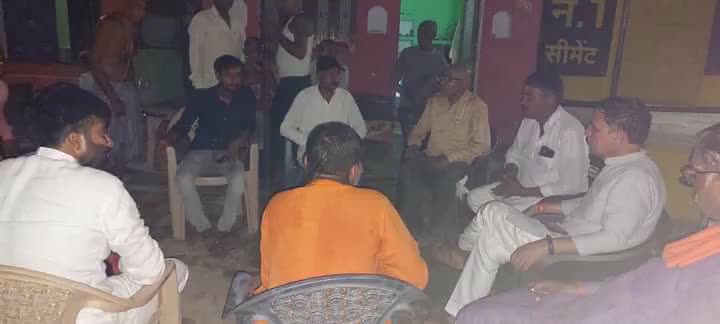 #सिराथू विधानसभा क्षेत्र के कड़ा, ग्राम सौरई बुजुर्ग के निवासी श्री राम लखन अग्रहरी जी के पुत्र के आकस्मिक निधन पर उनसे एवं उनके परिजनों से मिलकर ढांढस बंधाया एवं अपनी शोक सवेंदना व्यक्त की।

प्रभु श्री राम दिवंगत आत्मा को शाँति प्रदान करें