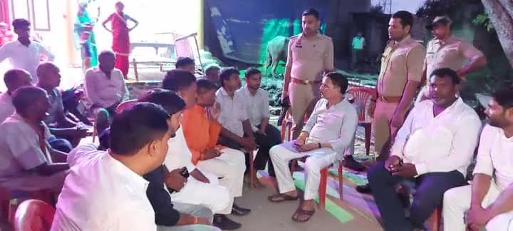#सिराथू विधानसभा क्षेत्र के कड़ा, ग्राम सौरई बुजुर्ग के निवासी श्री बिंदेश्वरी प्रसाद पाल जी के पुत्र के आकस्मिक निधन पर उनसे एवं उनके परिजनों से मिलकर ढांढस बंधाया एवं अपनी शोक सवेंदना व्यक्त की।

प्रभु श्री राम दिवंगत आत्मा को शाँति