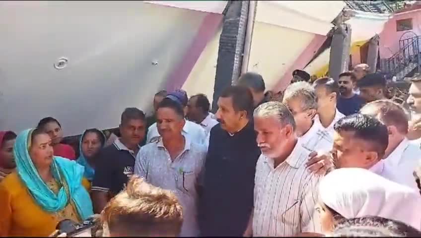 पालमपुर:  उप मुख्यमंत्री मुकेश अग्निहोत्री ने भारी बरसात से प्रभावित ग्राम पंचायत घराना व बछबाई का किया दौरा