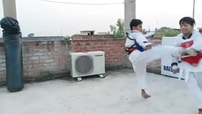 रायबरेली मार्शल आर्ट एकेडमी ओम नगर पीएसी कॉलोनी रायबरेली, ऑनलाइन एवं होम क्लास सुविधा उपलब्ध है
#9696800143